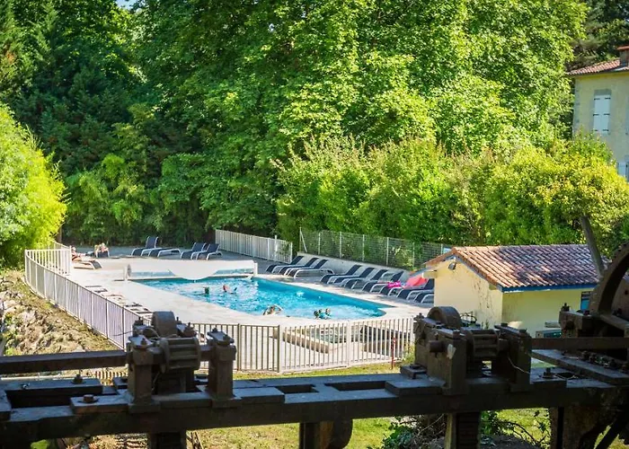 Kamp alanı L'etang D'ardy ***