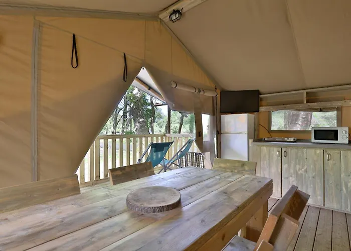 Kamp alanı L'etang D'ardy ***